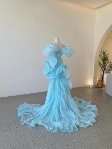 THE LATEST FASHION TRENDS 2025